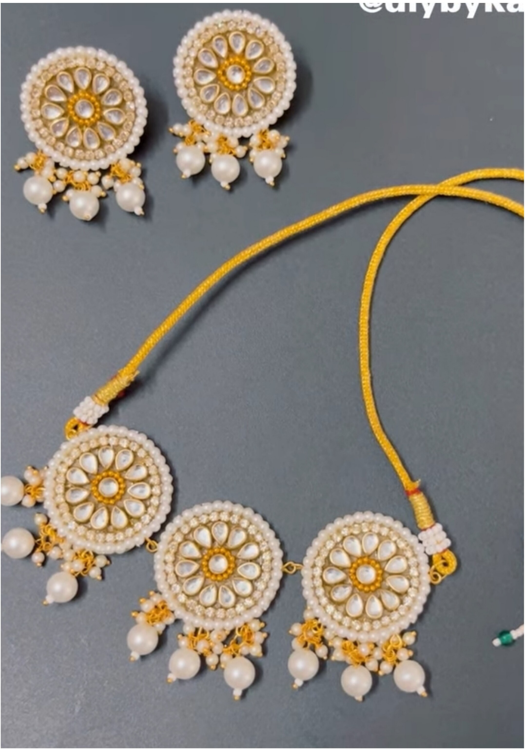 Kundan Pearl Set